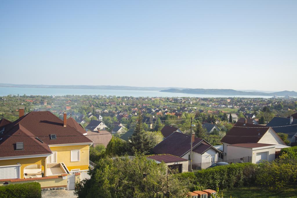 Lakeview Apartments Balatonfuered Exterior photo